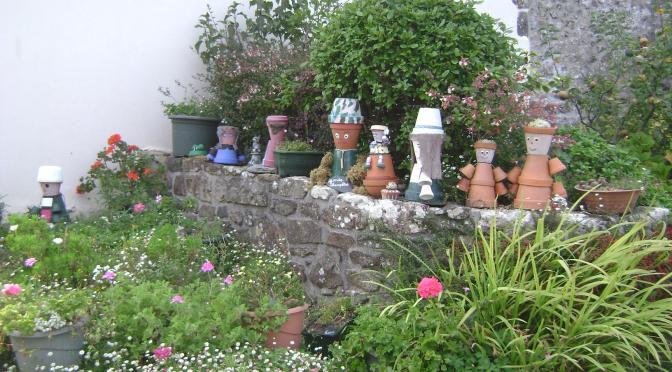 “Crafty” Country Garden in a Small Brittany Village